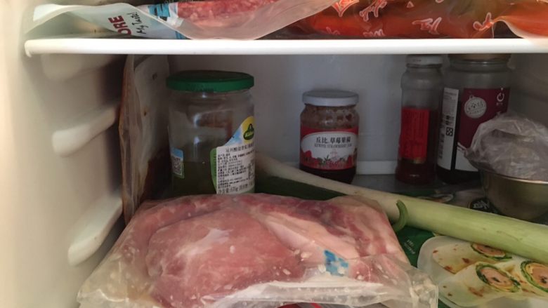 盐麴猪肉,放入冰箱冷藏腌制1～3天