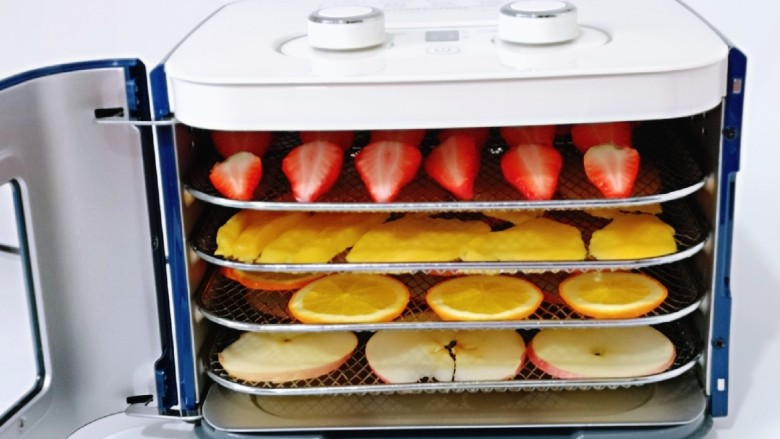 自制零添加水果干,果干机60度提前预热5分钟。