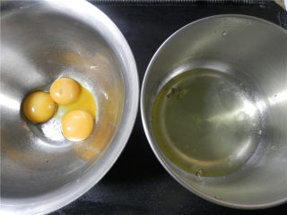 葡萄干戚风,蛋黄蛋清分离（盆要无油无水）