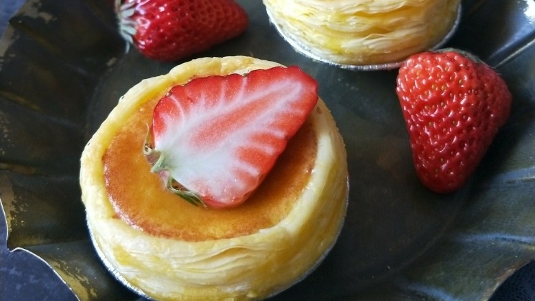 千层蛋挞（全蛋版）,还可以装饰点水果，比如草莓，蓝莓