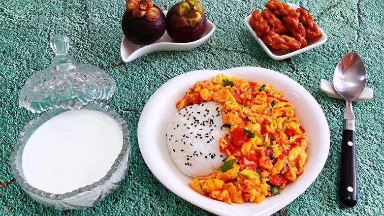西红柿鸡蛋盖饭,早餐是一天中最重要的一餐一定要吃好吃饱