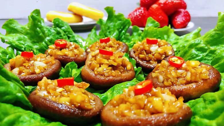 蒜蓉蚝油香菇,香菇的营养价值很丰富适合各类人群食用