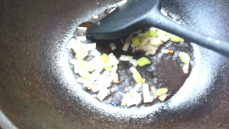 咖喱牛腩土豆,爆香葱花
