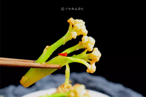 干锅花菜,如果有一个酒精锅子就完美了，味道越煮越香～