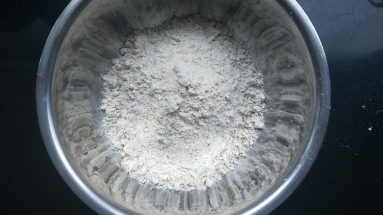 莜面窝窝（莜面栲栳栳）,称重，莜麦面粉200克
