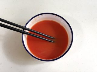 菠萝咕噜肉,用筷子搅拌均匀备用。