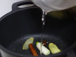 羊肉萝卜汤（鲜嫩可口）,加入水