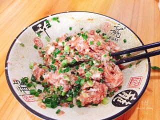 福州特色小吃+肉燕,香葱拌均匀
