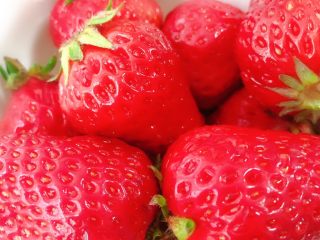 淡奶油草莓🍓玛芬,准备好草莓🍓