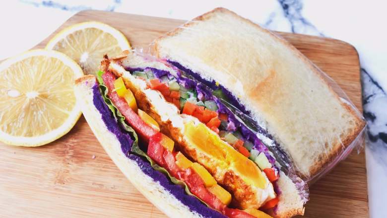 紫薯三明治减脂营养又能满足对颜值的追求