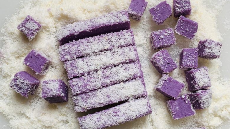 紫薯牛奶小方,切小块