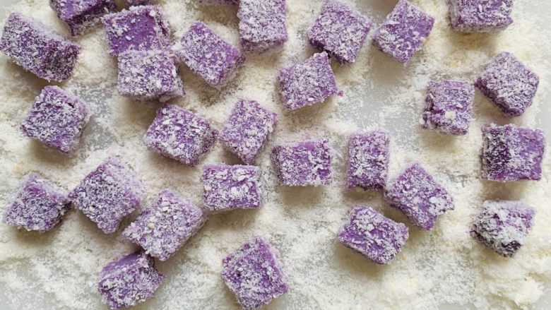 紫薯牛奶小方,裹上椰蓉
