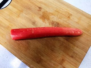 简单易做的美味泡菜   ,胡萝卜削皮
