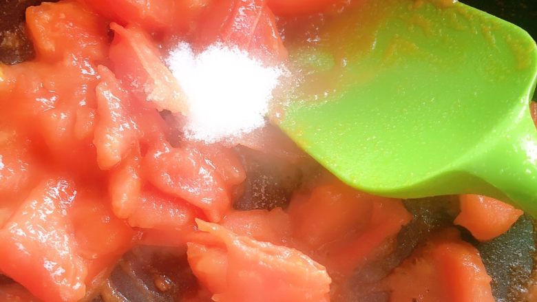 西红柿虾仁炒蛋,加适量的糖