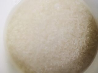 南瓜饭,大米洗净浸泡半小时左右