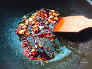 酱爆刀豆,1勺蚝油炝锅