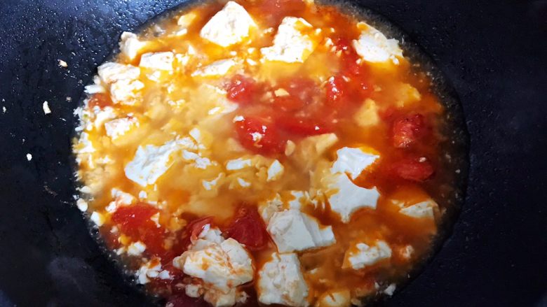 西红柿虾干豆腐羹,水不要太多，不然就变成汤而不是羹了
