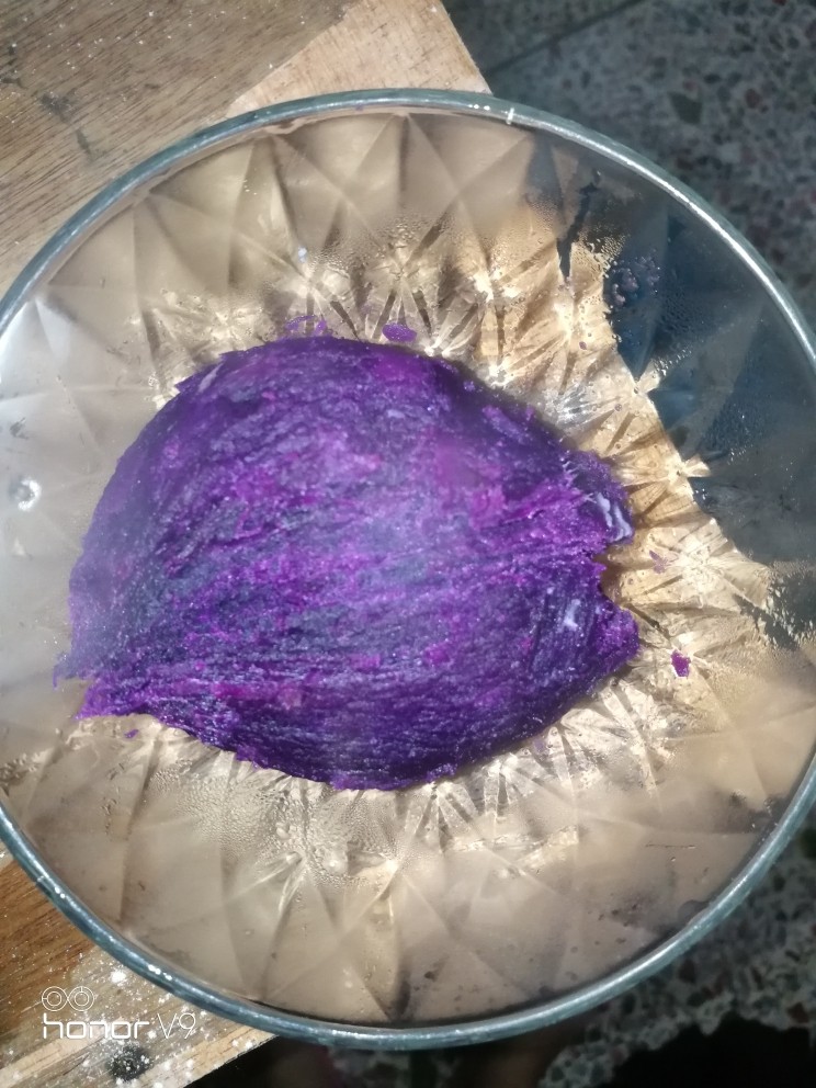 山药紫薯素饼,紫薯去皮