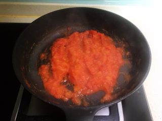 美味养生汤   果蔬排骨汤,把番茄炒成番茄细腻的番茄酱
