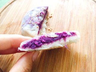 无糖紫薯小饼,甜甜的无糖紫薯饼完成！