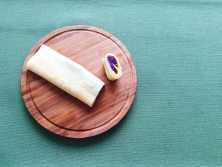 无糖紫薯小饼,剩一点点紫薯，还可以搅拌面糊做紫薯蛋卷嘿嘿