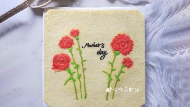 母亲节—康乃馨彩绘蛋糕,成品图。送给妈妈的礼物。