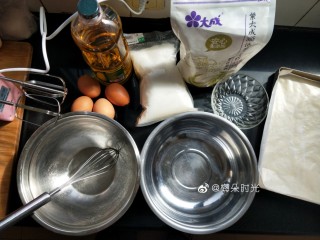 母亲节—康乃馨彩绘蛋糕,准备所需食材和工具，烤盘我用的28*28