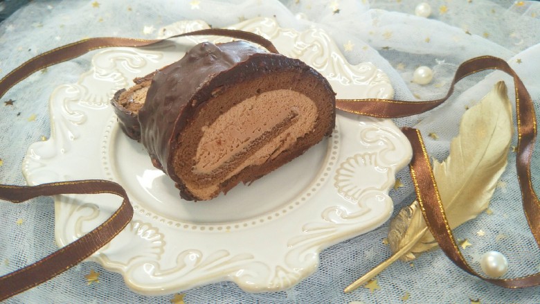 脆皮巧克力蛋糕卷,第二天就可以享用了。特别好吃呢。