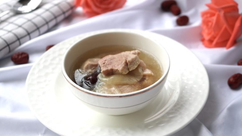 红枣花胶炖瘦肉,胶原满满的一碗热汤