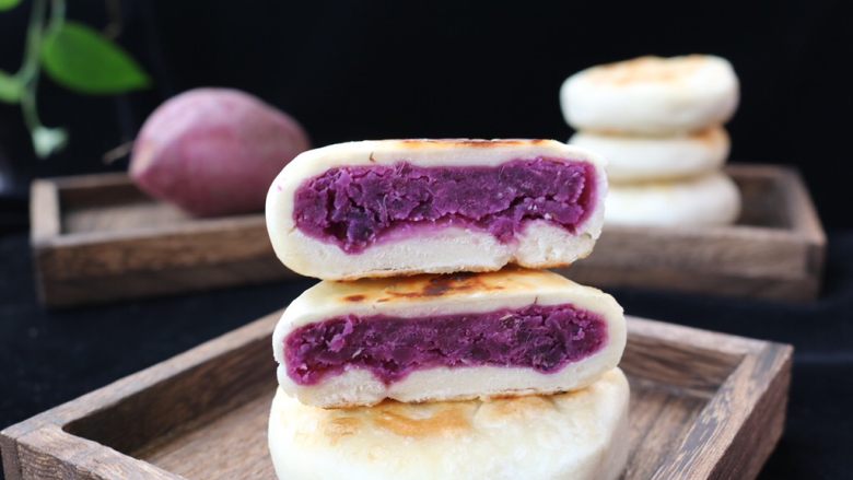 紫薯甜饼,煎好的饼 ，皮薄馅多