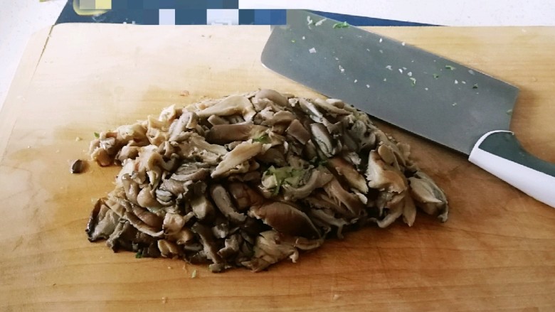 野菜豆腐包子,蘑菇切碎