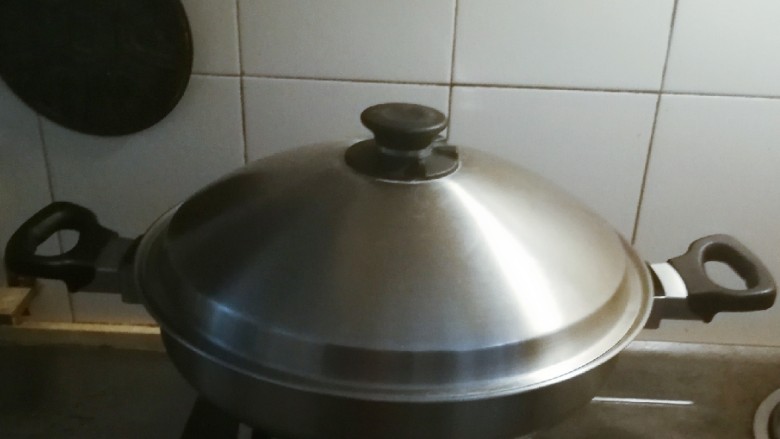 野菜豆腐包子,凉水上锅蒸制20分钟 焖2-3分钟