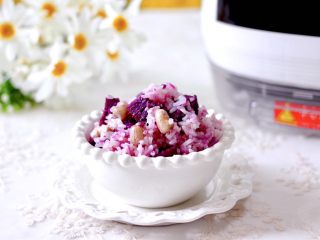 紫薯花生双米饭,香甜浓郁又营养丰富。