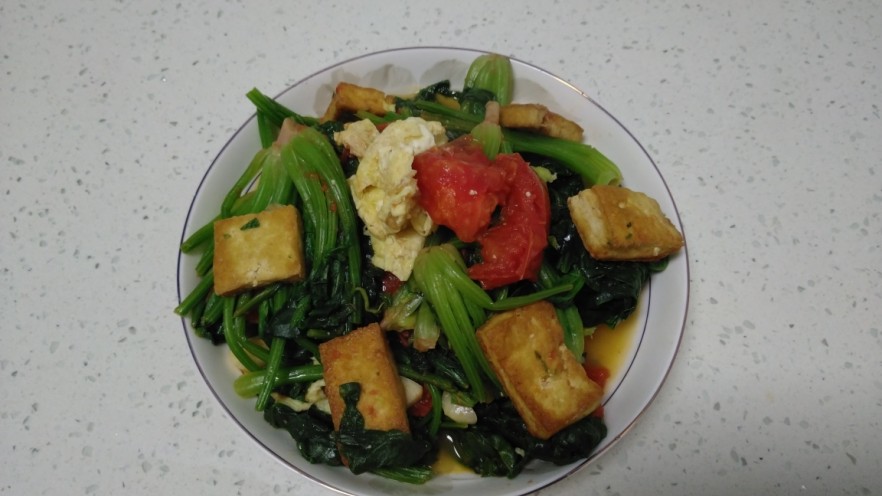 西红柿炒豆腐、菠菜、鸡蛋
