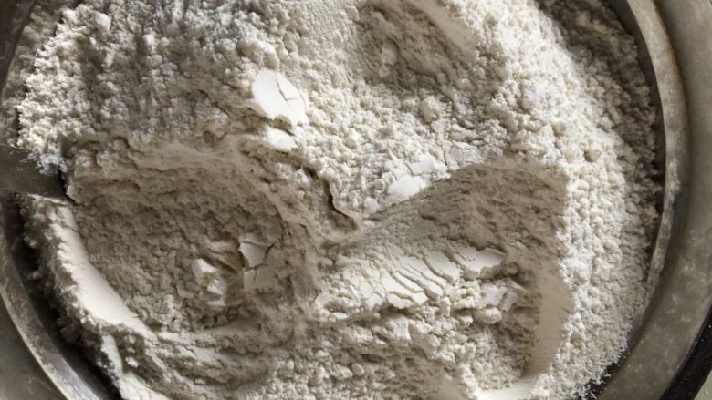 自制豆沙包,准备面粉