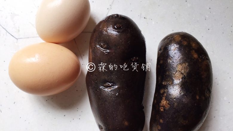 焗烤紫土豆鸡蛋,食材。