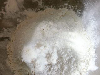 盐面包,准备高筋面粉