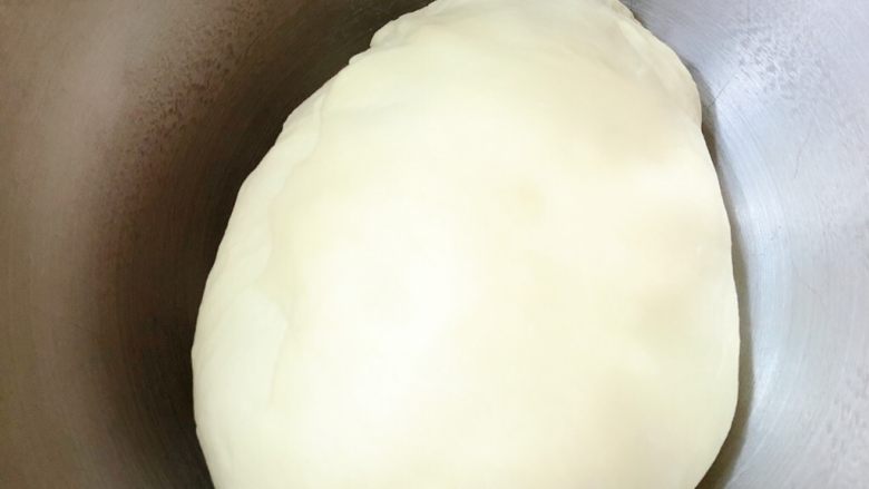 盐面包,揉到完全扩展状态，就是称出一个薄膜不易破，发酵到两倍大