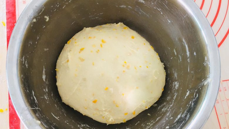 橙香吐司,揉圆密封发酵。
