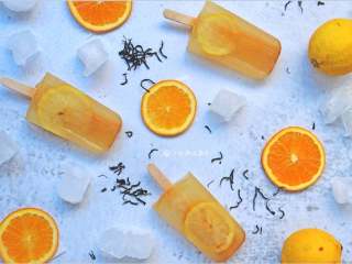 柠檬红茶冰棍,这样的冰棍有着红茶和柠檬的香气，很冰爽，口感超好哦