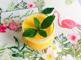 芒果奶昔+夏天的味道,薄荷叶装饰