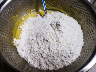 山药鸡蛋饼,放面粉，也可以是全麦面粉