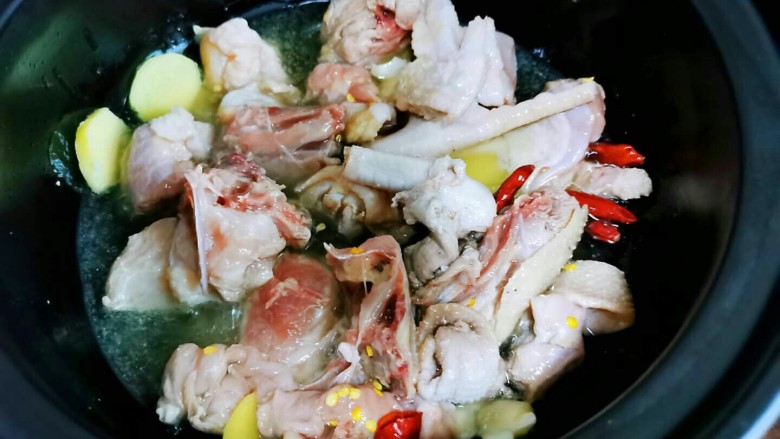 鸡肉🐔焖腐竹，比肉还好吃的腐竹,一起煎一下