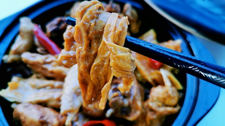 鸡肉🐔焖腐竹，比肉还好吃的腐竹,腐竹也超好吃，吸汁