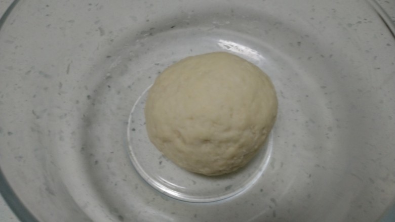 榴莲芝士饼,活成光滑的面团，醒面30分钟。