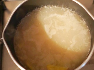 承味养颜润色猪肝汤,起锅烧水
