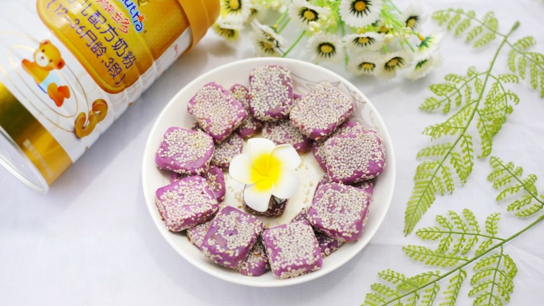 香甜软糯的奶香紫薯芝麻方饼,动手做一个吧！