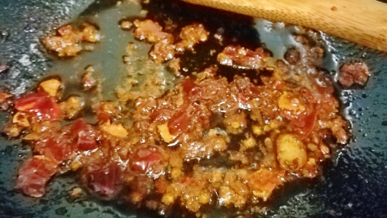茄香麻婆豆腐，滑溜爽嫩,热锅热油扁香豆瓣酱