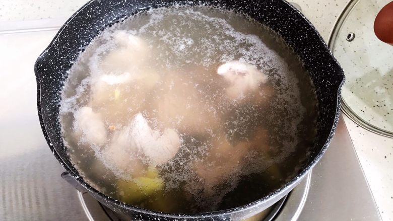虫草花香菇胡萝卜玉米排骨汤（懒人高压锅版）,煮10分钟