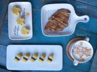 日式玉子烧,我搭配了牛奶，煎鸡扒，绿豆糕做早餐。